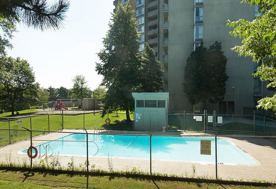YYC446 06